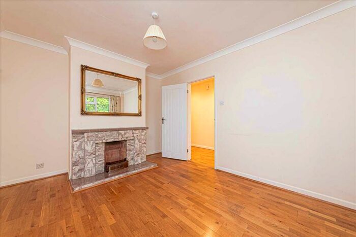 2 Bedroom Bungalow To Rent In Nine Mile Ride, Finchampstead, Finchampstead, Wokingham, RG40