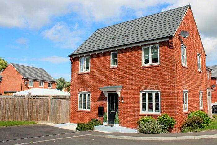 3 Bedroom Detached House For Sale In Carlton Lane, Hatton, Derby, DE65