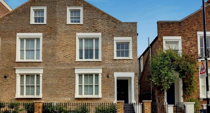 2 Bedroom Property To Rent In Castlebar Road, London, W5