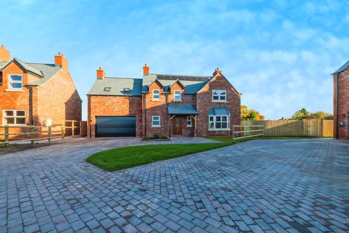 4 Bedroom Detached House For Sale In Willow Close, Bucknall, Woodhall Spa, LN10