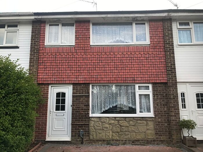 3 Bedroom Terraced House To Rent In Green Way, Aldershot, GU12