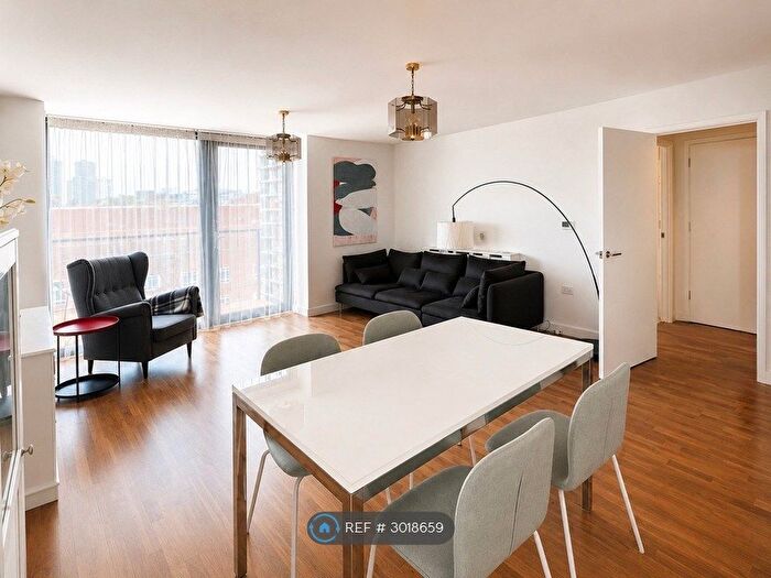 2 Bedroom Flat To Rent In Cranston Court, London, W12