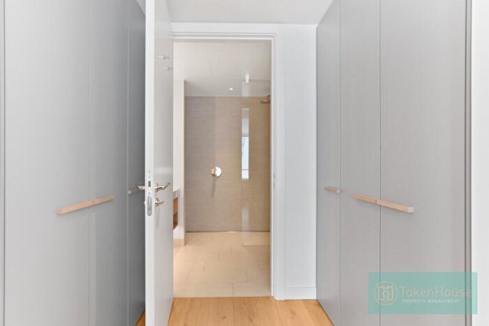 2 Bedroom Apartment To Rent In Prospect Way, London, SW11