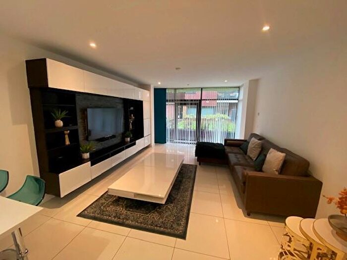 2 Bedroom Apartment To Rent In Woods End, Barlow Moor Road, Didsbury, M20