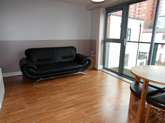 Studio To Rent In Churchgate Plaza, B1