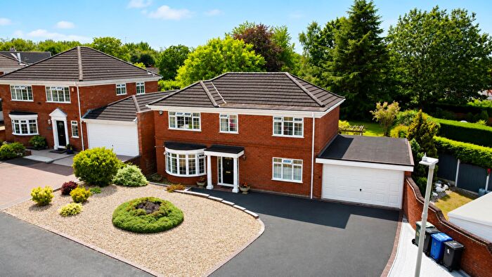 4 Bedroom Detached House For Sale In Shaftesbury Avenue, Stourbridge, DY9