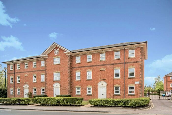 2 Bedroom Flat To Rent In Ashburnham Road, Bedford, MK40