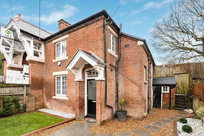 2 Bedroom House For Sale In St Stephens Hill, St Albans, AL1