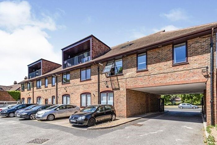 1 Bedroom Flat To Rent In Staines Road, Feltham, TW14