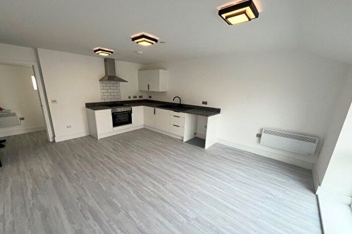 1 Bedroom Flat To Rent In Montgomery Street, Cardiff, CF24