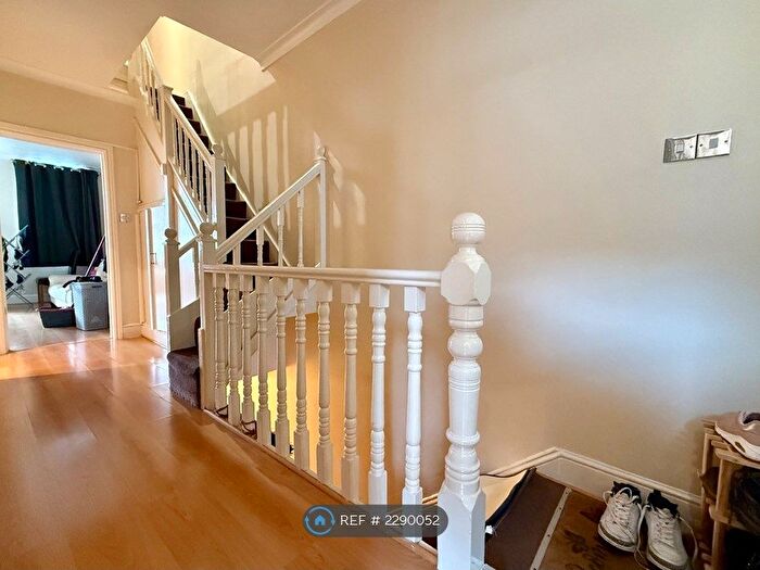 3 Bedroom Flat To Rent In Radnor Road, Harrow, HA1