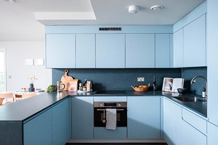 2 Bedroom Apartment To Rent In Commercial Way, Woking, Surrey, GU21