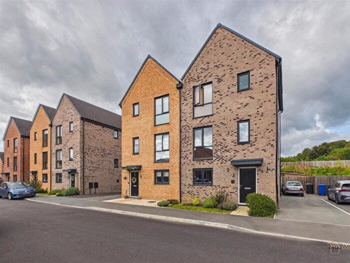 4 Bedroom Semi-Detached House For Sale In Woodyard Avenue, Chesterfield, S41