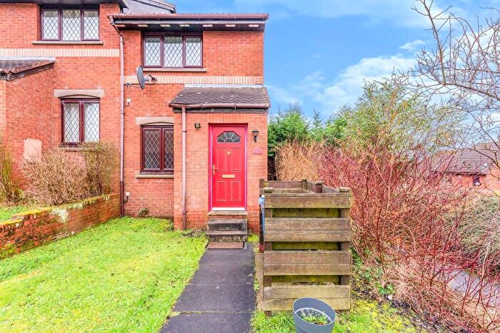 2 Bedroom End Of Terrace House To Rent In Glen Beasdale Court, Dunfermline, Fife, KY11