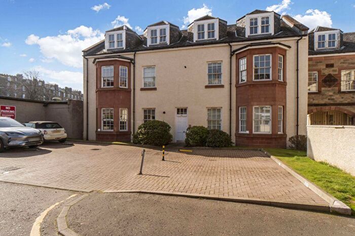 2 Bedroom Flat For Sale In / Hailes Street, Edinburgh, EH3