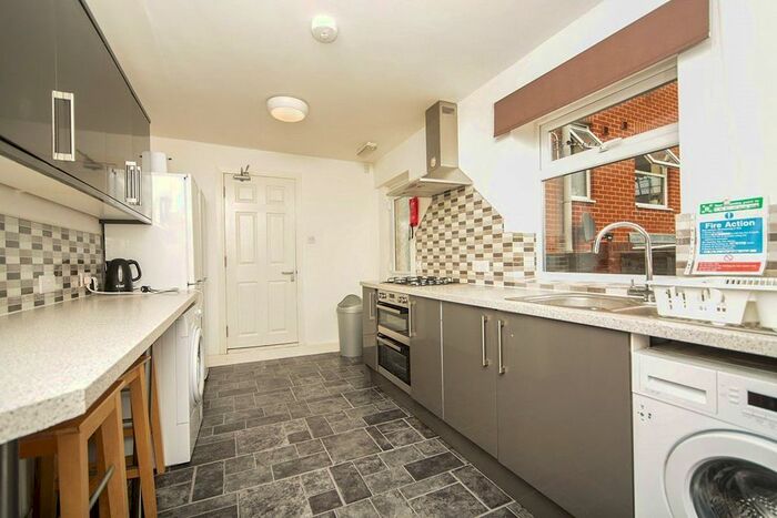 5 Bedroom Terraced House To Rent In Lodge Road, Southampton, Hampshire, SO14
