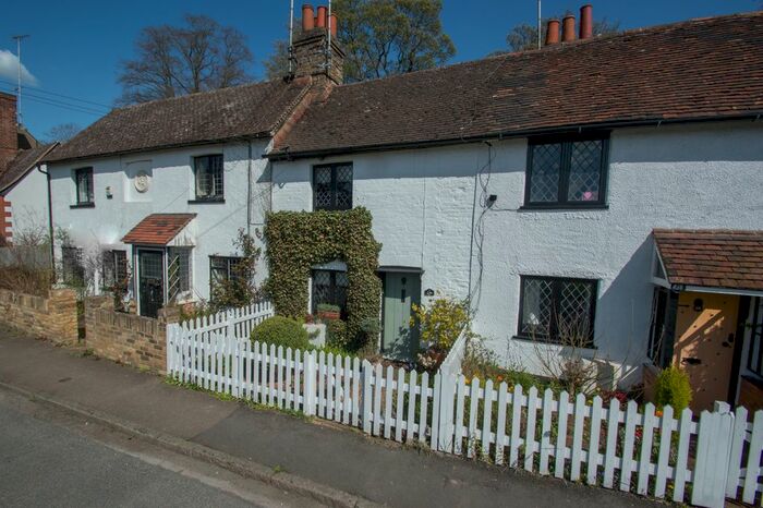 1 Bedroom Cottage To Rent In Hertingfordbury Road, Hertingfordbury, Hertford, SG14