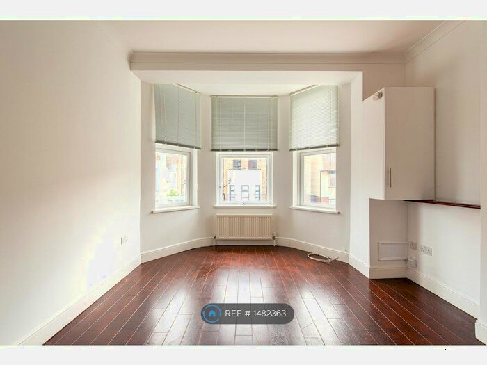 2 Bedroom Flat To Rent In Surrey Road, Cliftonville, Margate, CT9