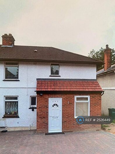 4 Bedroom End Of Terrace House To Rent In Mays Lane, Barnet, EN5