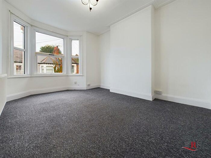 2 Bedroom Flat To Rent In Burns Road, London, NW10