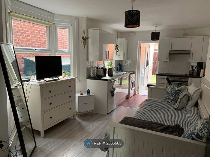 Studio To Rent In Homerton High Street, London, E9