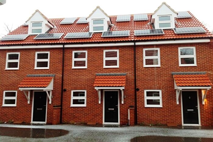 3 Bedroom House To Rent In White Swan Walk, NR2