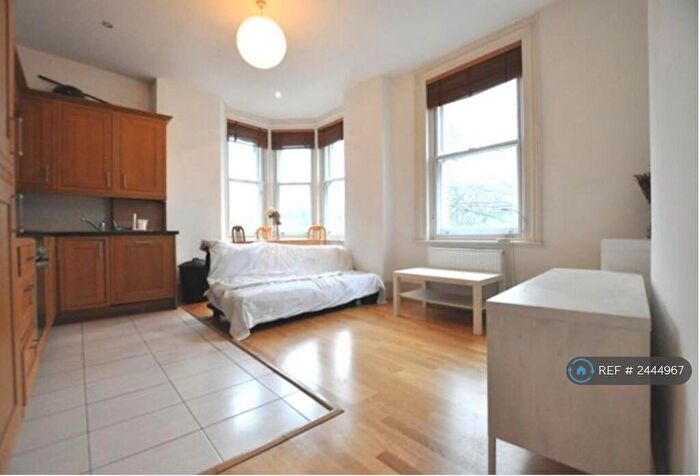 1 Bedroom Flat To Rent In Hackney Road, London, E2