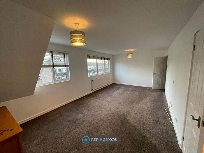 2 Bedroom Flat To Rent In White House Way, Solihull, B91