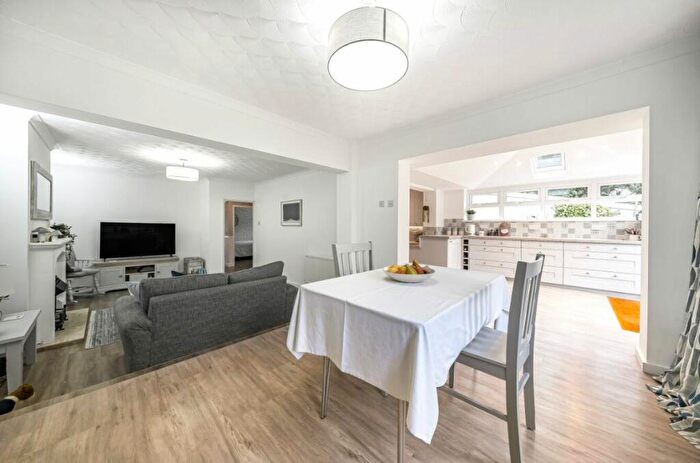 3 Bedroom Bungalow For Sale In Coxs Close, Sharnbrook, MK44