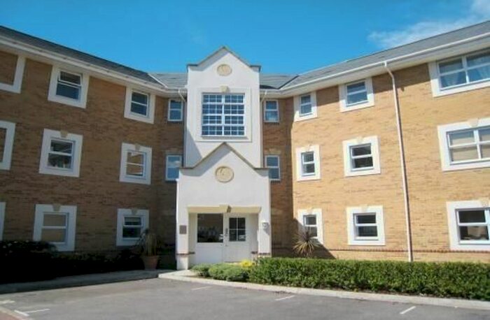 Studio To Rent In International Way, Sunbury-On-Thames, TW16