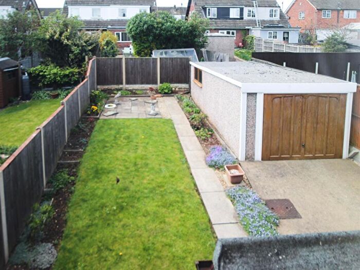 3 Bedroom Semi Detached House For Sale In Lutterworth Drive, Adwick-Le-Street, Doncaster, DN6