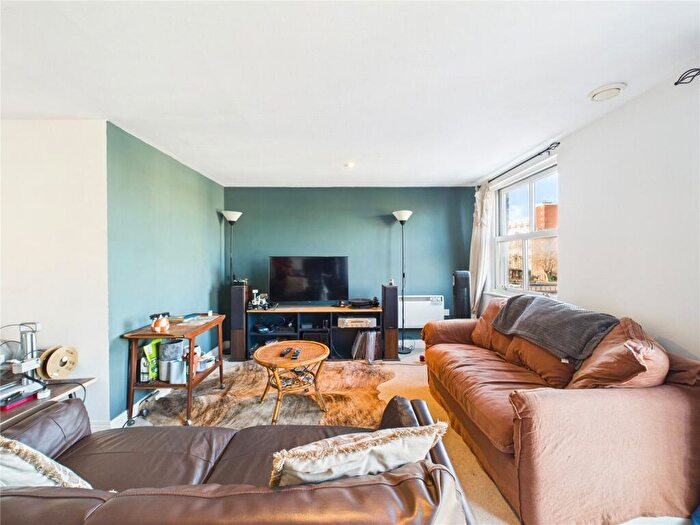 2 Bedroom Apartment For Sale In Squires Court, Bristol, BS3