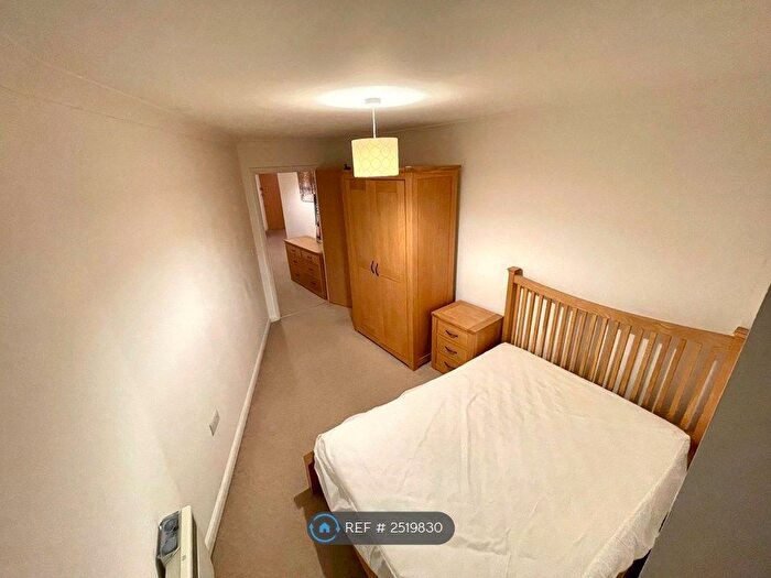 3 Bedroom Flat To Rent In Kennet Street, Reading, RG1