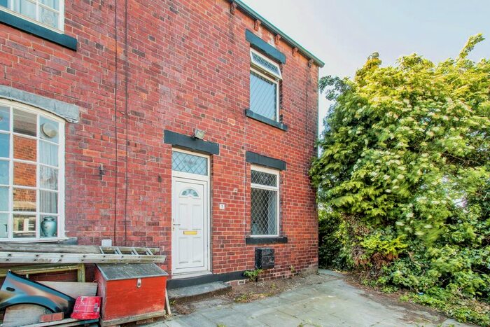 3 Bedroom End Of Terrace House To Rent In Alfred Street, Churwell, Morley, Leeds, LS27