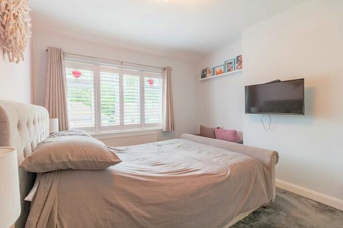 3 Bedroom Semi-Detached House For Sale In Woodcote Avenue, London, NW7