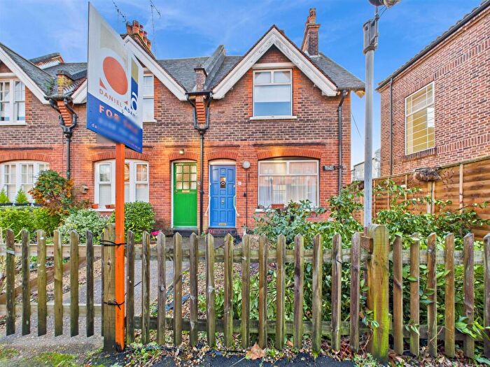 3 Bedroom End Of Terrace House For Sale In Station Approach, Coulsdon North, Coulsdon, CR5