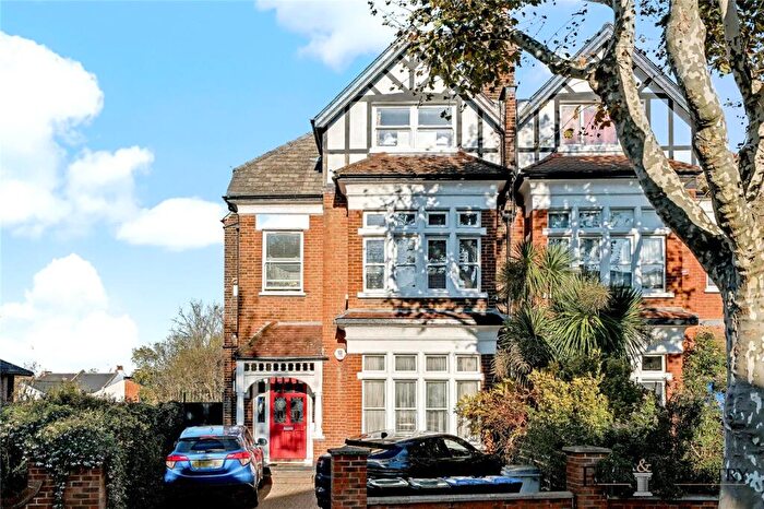 3 Bedroom Apartment For Sale In Blenheim Gardens, London, NW2