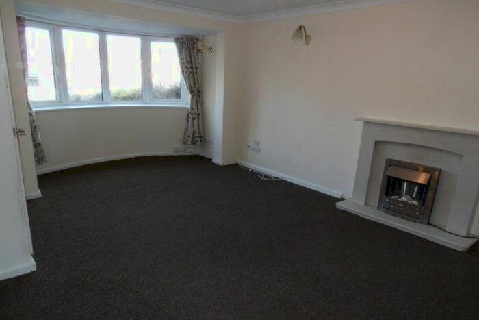 4 Bedroom Semi-Detached House To Rent In Openshaw Drive, Blackburn, BB1