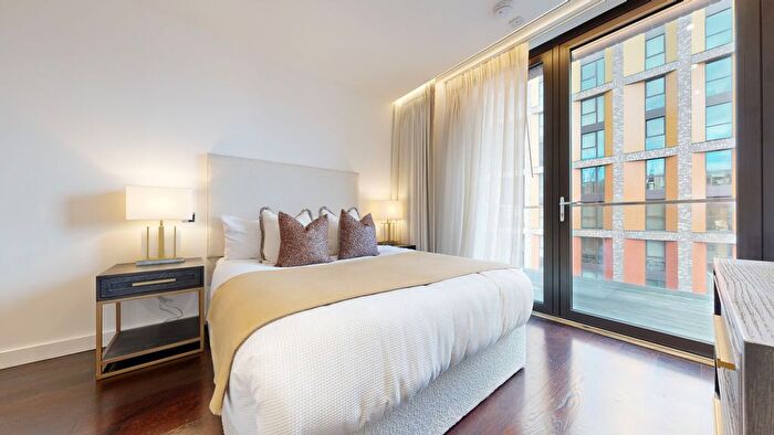 3 Bedroom Flat To Rent In Charles Clowes Walk, Nine Elms, SW11