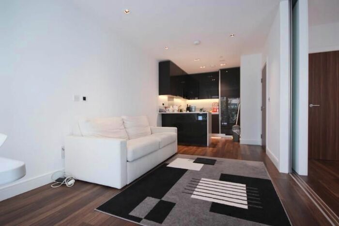 1 Bedroom Flat To Rent In Skyline House, Dickens Yard, Longfield Avenue, Ealing, London, W5