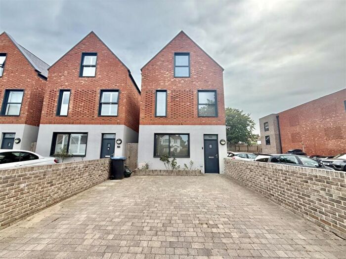 4 Bedroom Detached House For Sale In Northdown Road, Margate, CT9