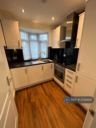 1 Bedroom Flat To Rent In Hale Grove Gardens, London, NW7