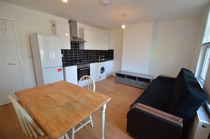 1 Bedroom Flat To Rent In Brighton Road, South Croydon, Surrey, CR2