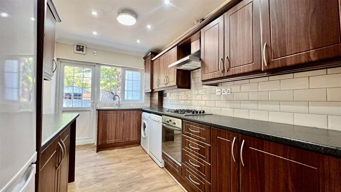 4 Bedroom End Of Terrace House To Rent In Wentworth Road, Southall, UB2