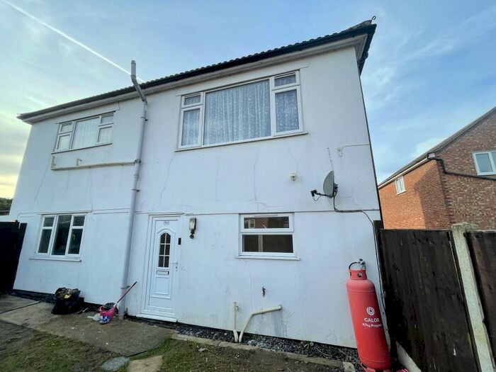 2 Bedroom Flat To Rent In The Street, Little Clacton, Clacton-On-Sea, CO16