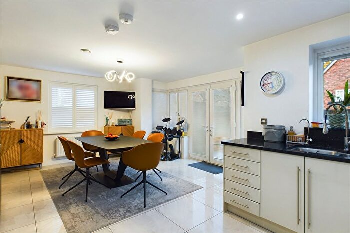 4 Bedroom Detached House To Rent In Dartford Rise, Farnborough, Hampshire, GU14