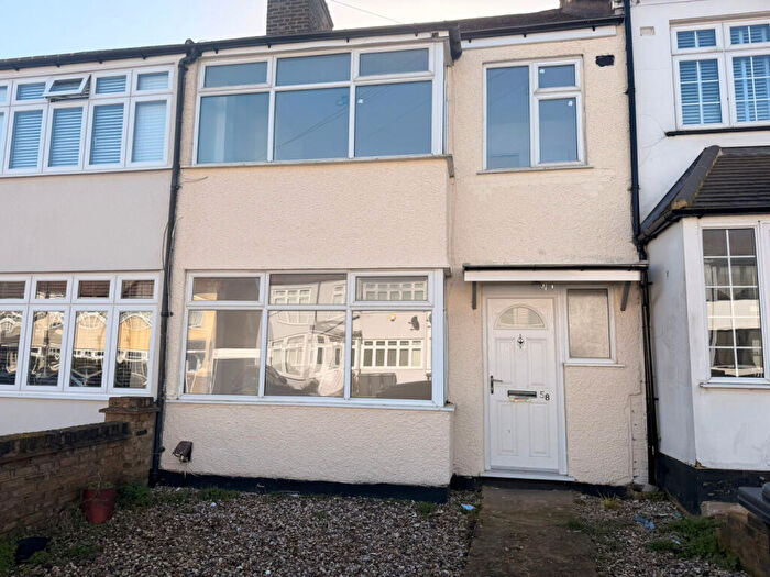 3 Bedroom Semi Detached House To Rent In Hornchurch, RM11
