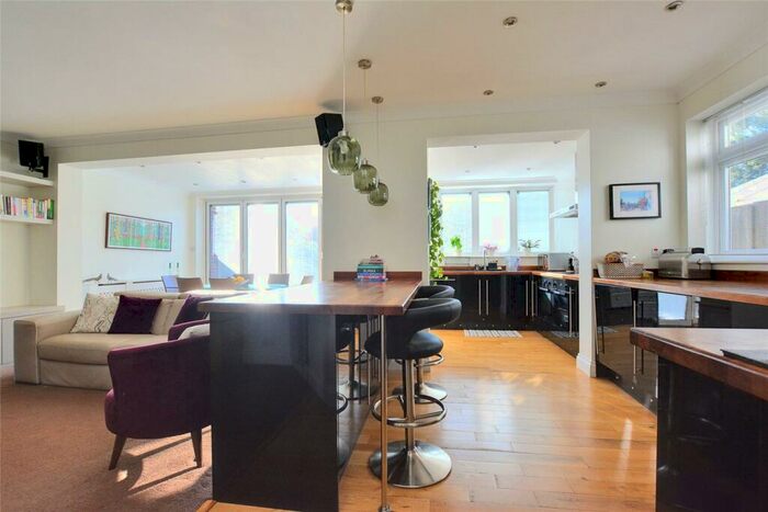 3 Bedroom Semi-Detached House To Rent In Shooters Hill Road, London, SE18