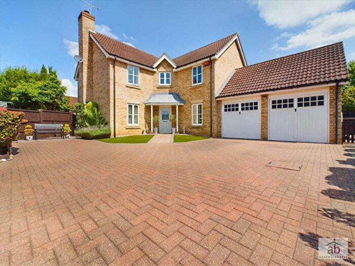4 Bedroom Detached House For Sale In Vincent Drift, Kesgrave, IP5