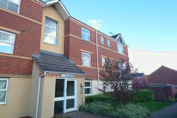 2 Bedroom Flat To Rent In Alma Road, Banbury, OX16